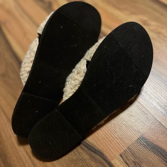 Lyton sandal/slipper 6.5 never worn in box fits like a 6 - Picture 6 of 6